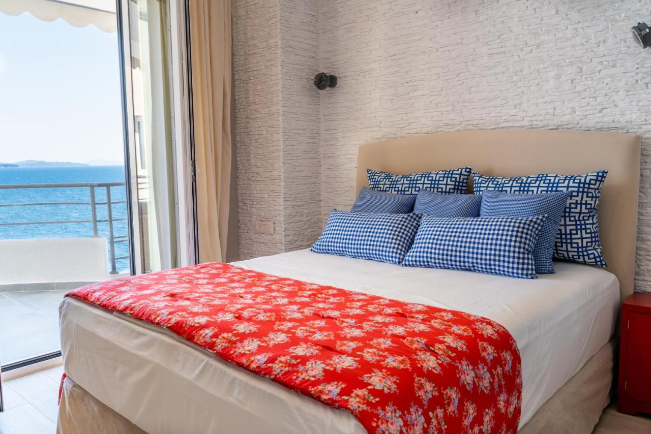 Limani Luxury Apartments Beachfront ساراندا المظهر الخارجي الصورة